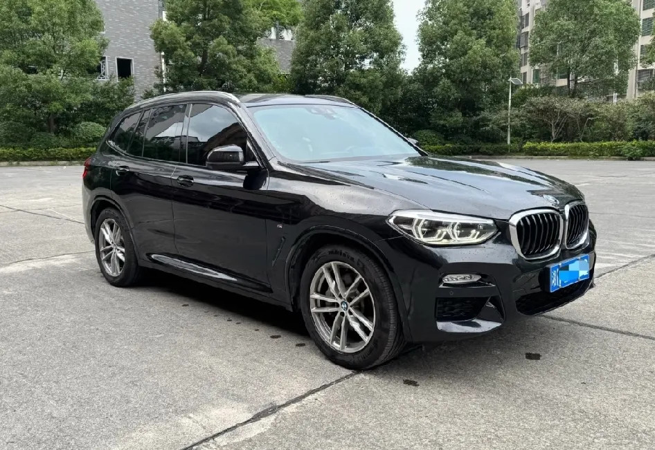 我老婆兴冲冲跟我说，她表妹那辆宝马X3打算卖掉，问我们要不要买。车是2019年