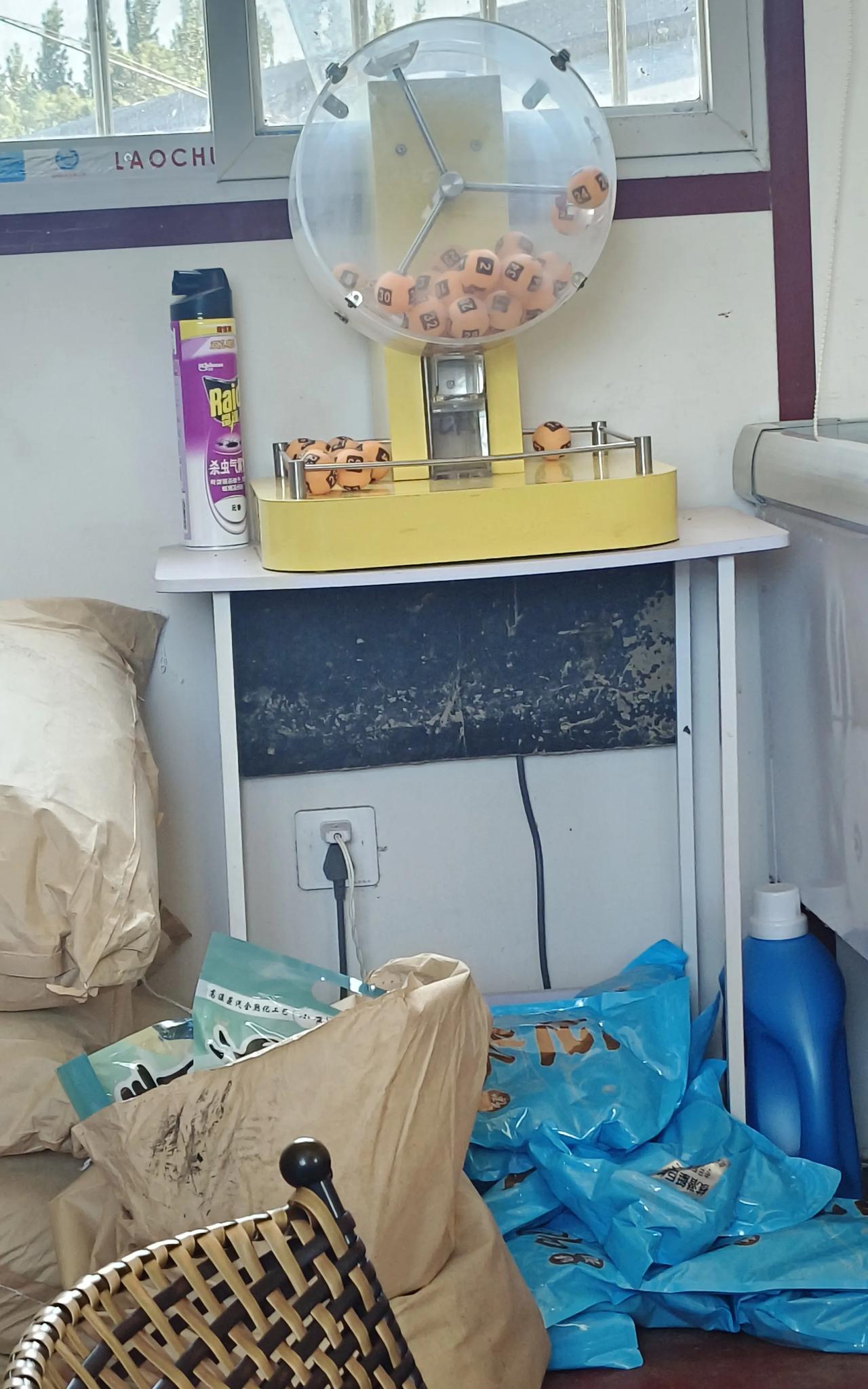 尽来到朋友的钓鱼场里玩，朋友去年刚接手了一家钓鱼场，当时的一个老板不想做了，所有