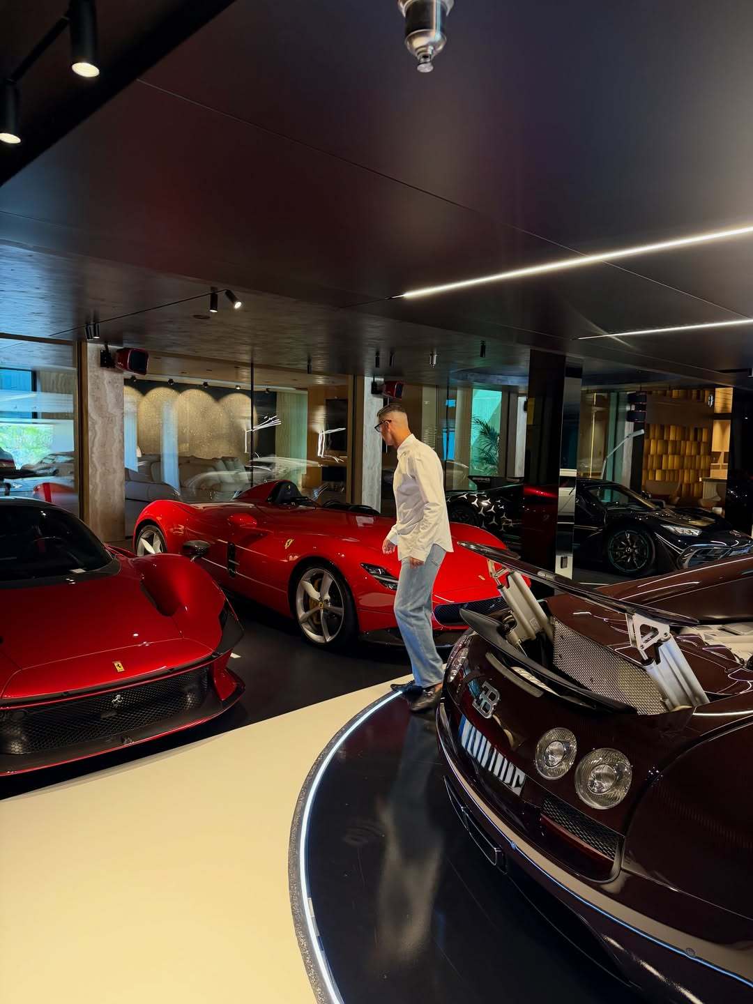 C罗豪车法拉利布加迪玩具🏎️“我的玩具！”C罗晒豪车收藏：法拉利+布加迪+AM