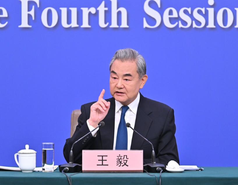 日本彻底死心了，因为在3月8日当天，外交部长王毅对日本的一系列错误行为进行了痛