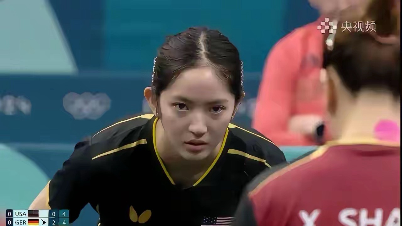 美国乒乓美女宋家瑜，在一次采访中，被问最喜欢的人是准？她脱口而樊振东。主持人又问