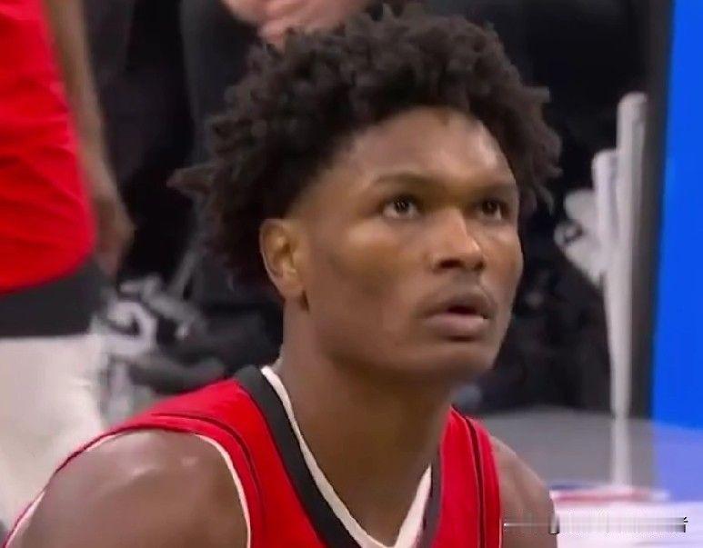 最近五届的NBA四号秀，一个水货都没有。克努佩尔在黄蜂场均18分，卡斯尔在马刺