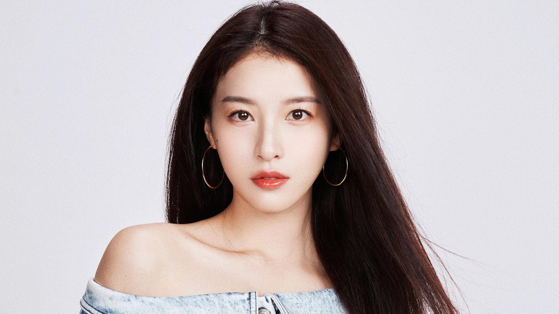 杜雨宸: 颜值天花板!