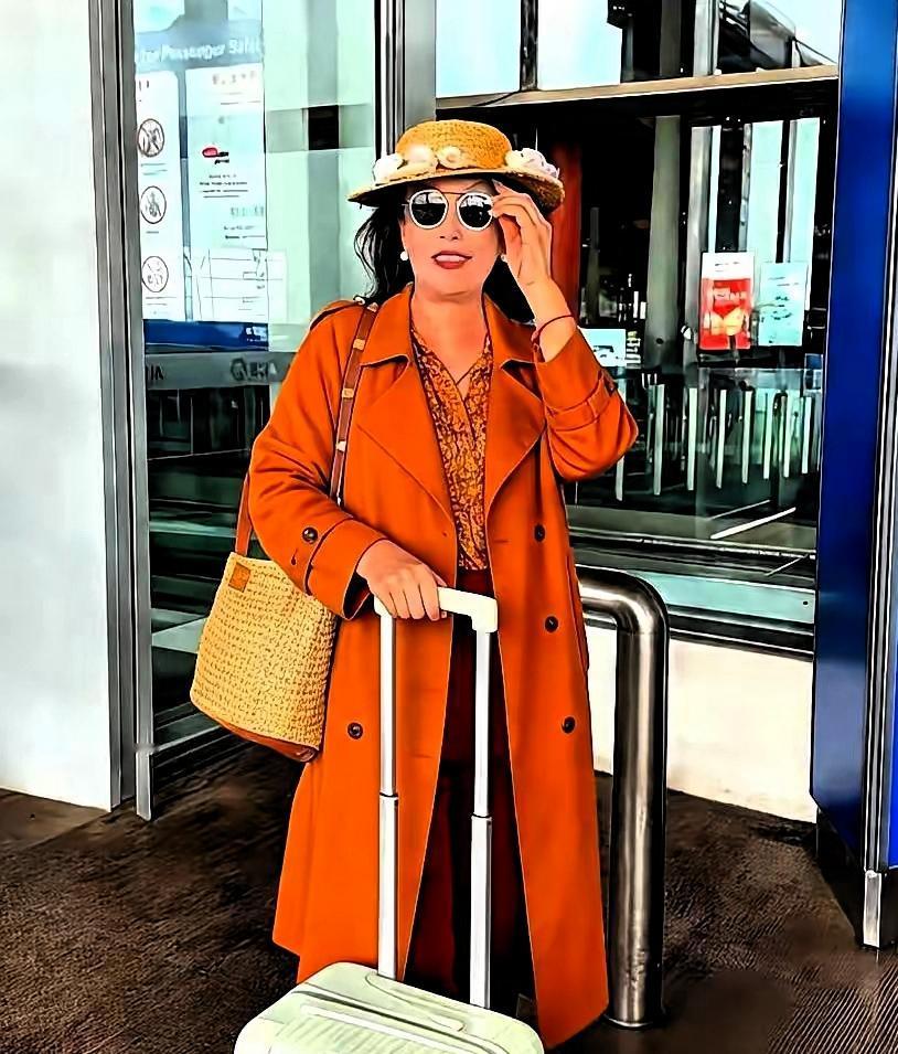 张兰台北之行,亲情攻势很厉害,大家都在议论.张兰去了台北,媳妇小梅快生了