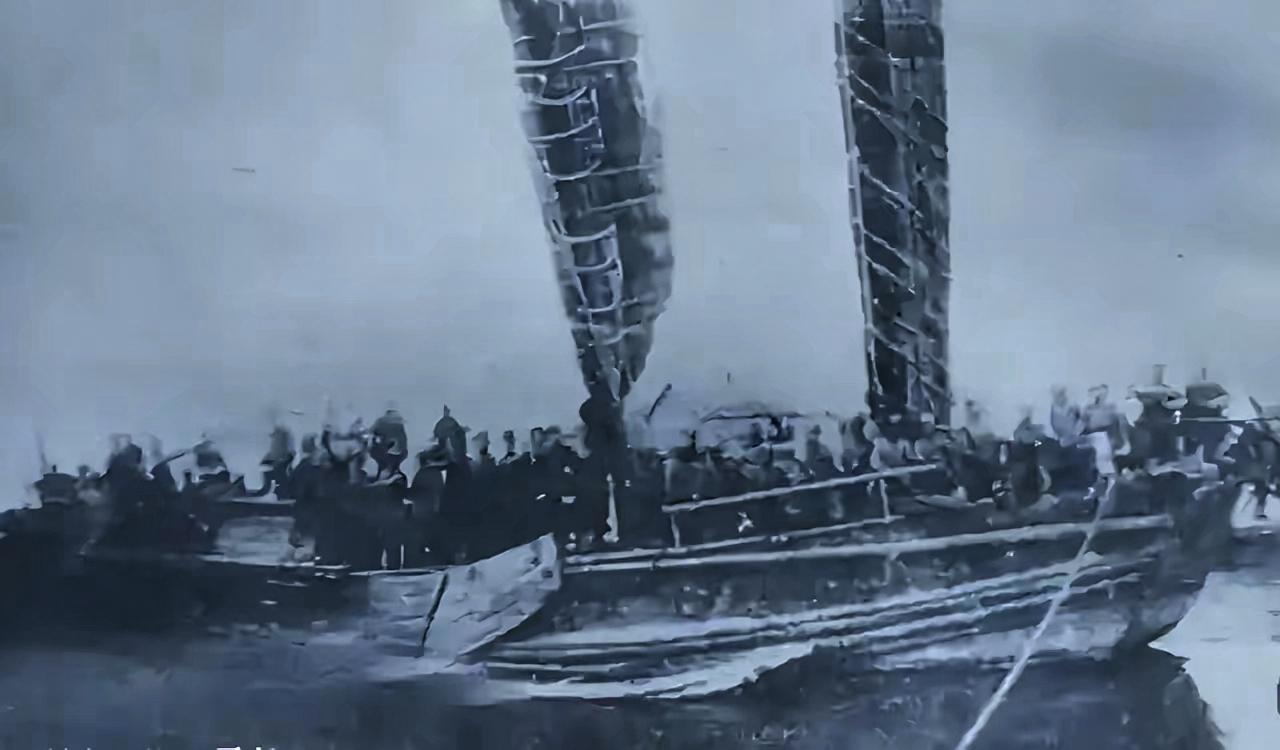 1953年10月，渤海湾，志愿军副师长高斌坐船去文登上任，结果在龙口外海被逼停—