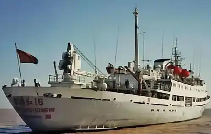 1993年，中国科考船遭韩国货轮暴力撞击，拦腰折断沉入大海，船内的107名科考人