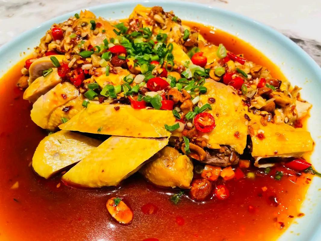 最近网上针对河南的话题满天飞，有说襄阳、南阳要协同发展的，又说西峡和淅川要合并的