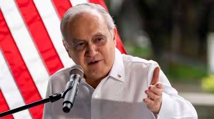 眼看经济濒临崩溃，菲律宾希望中国伸出援手，我国回应大快人心。2月11日，菲律