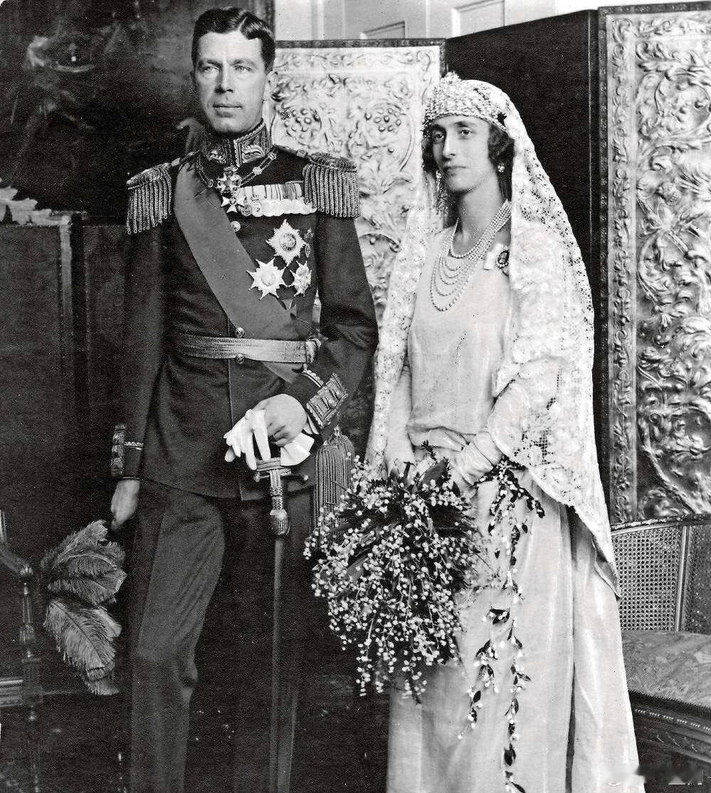 瑞典王室🇸🇪1923年11月3日，瑞典国王古斯塔夫六世·阿道夫和王后露易丝
