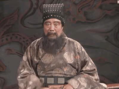 袁神歧董～～～董卓就是袁绍拉来护驾的，也算袁家门生，没想到手握天子吞并禁军后反