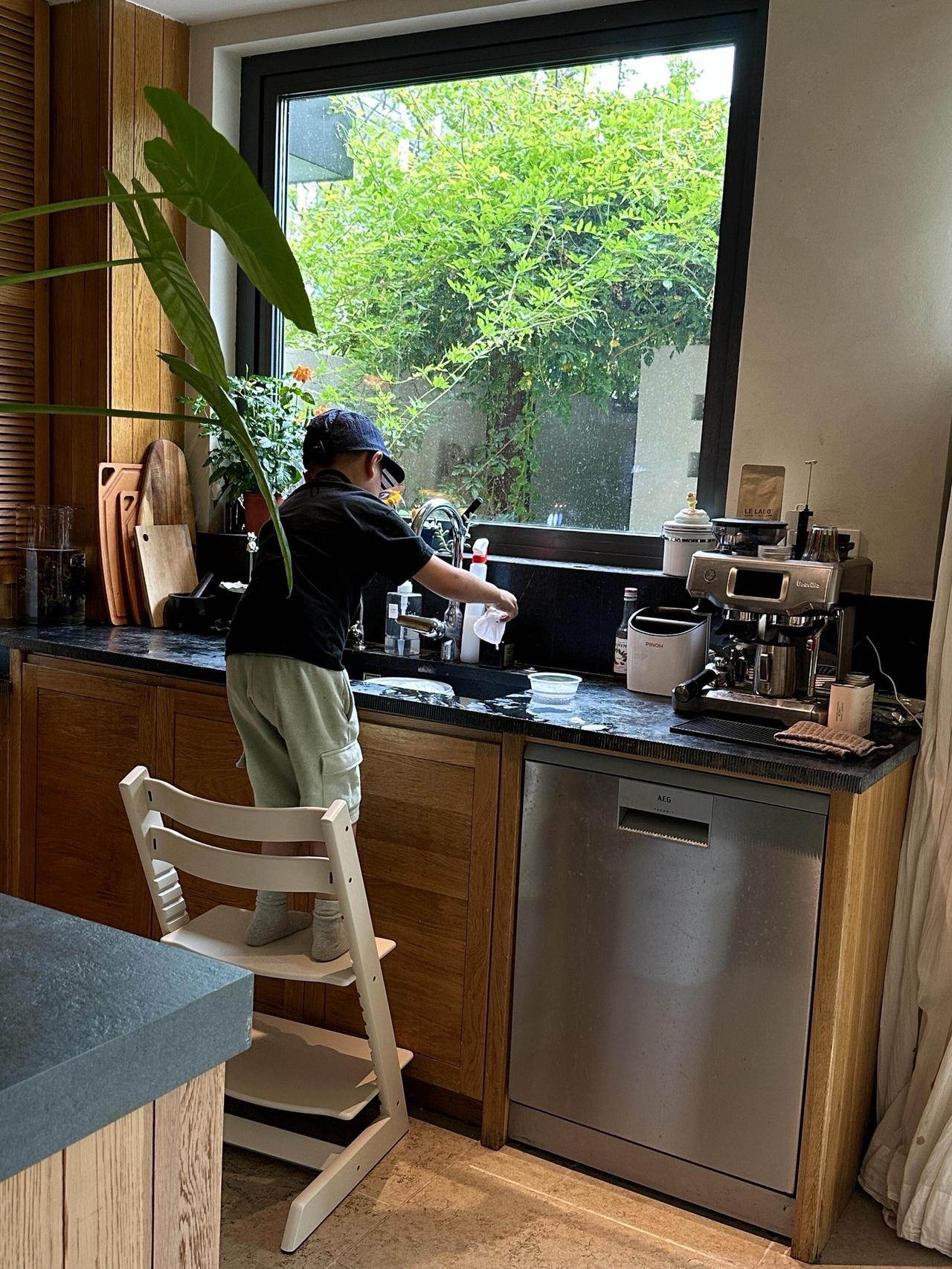 这真不是国外，是我在重庆203㎡花园洋房的家，房子是一楼带院子，户型南北通透，前