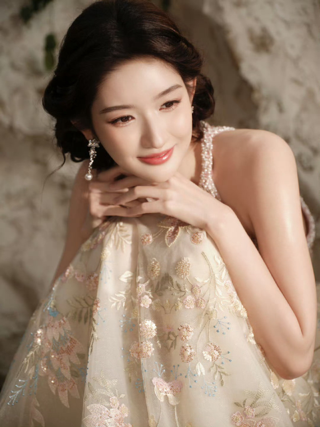 造谣王玉雯涉事人员已被开除闲着没事别来造谣美女王玉雯，大方剧宣却换来诋毁，直播扫