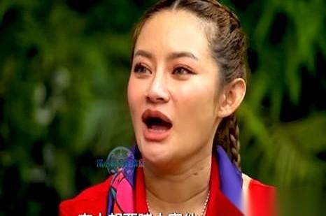 泰国神婆“MorPlai”，一个曾准确预测疫情和地震的神秘人物，最近将目光锁定