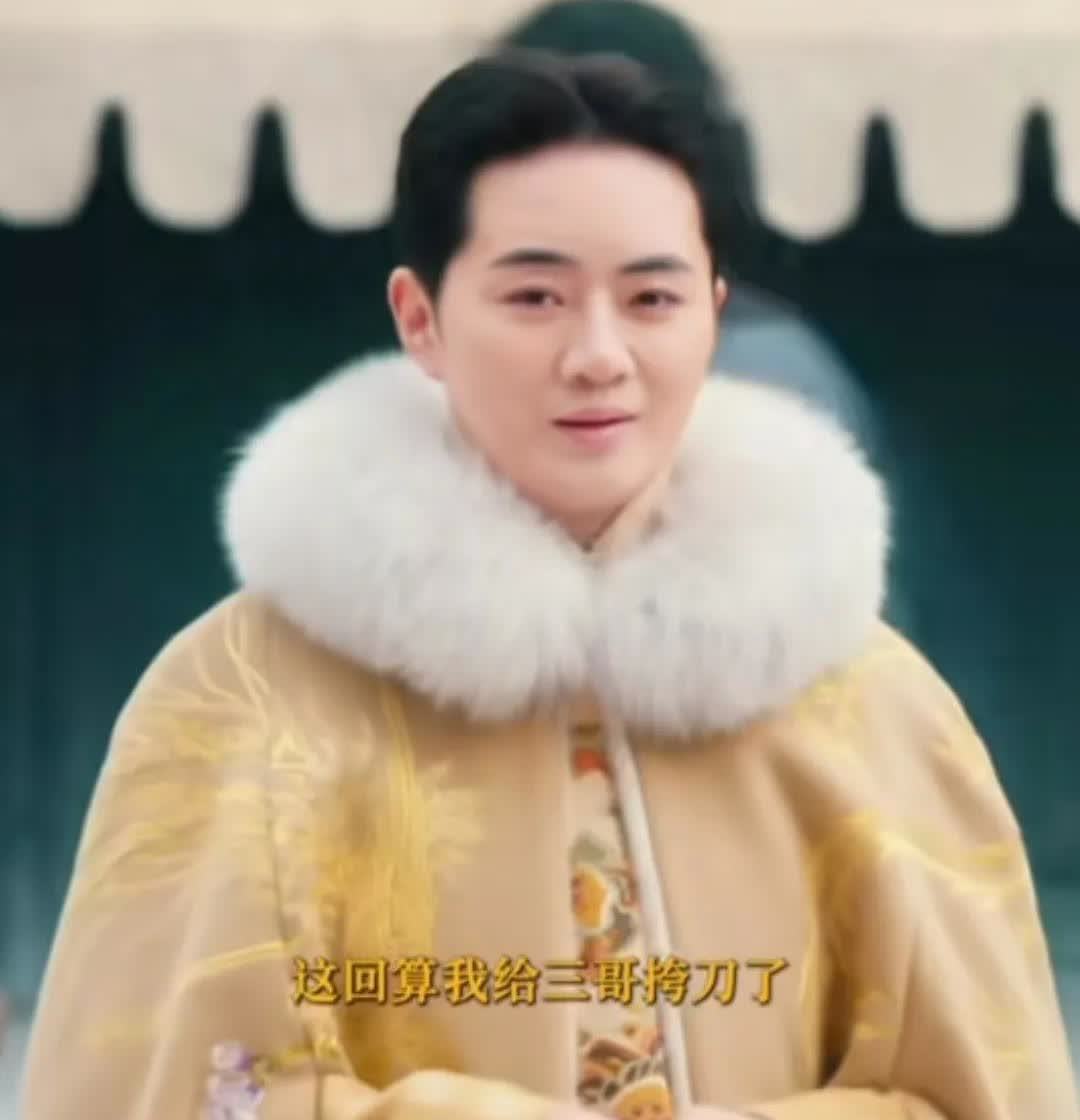 《戏台》凤小桐的扮演者余少群，不是梅兰芳胜似梅兰芳，形象俊美，演技超群，一颦一笑