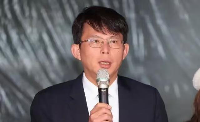 黄国昌：民众党的两岸路线，就是地区自主、两岸和平。2014年太阳花学运期间，