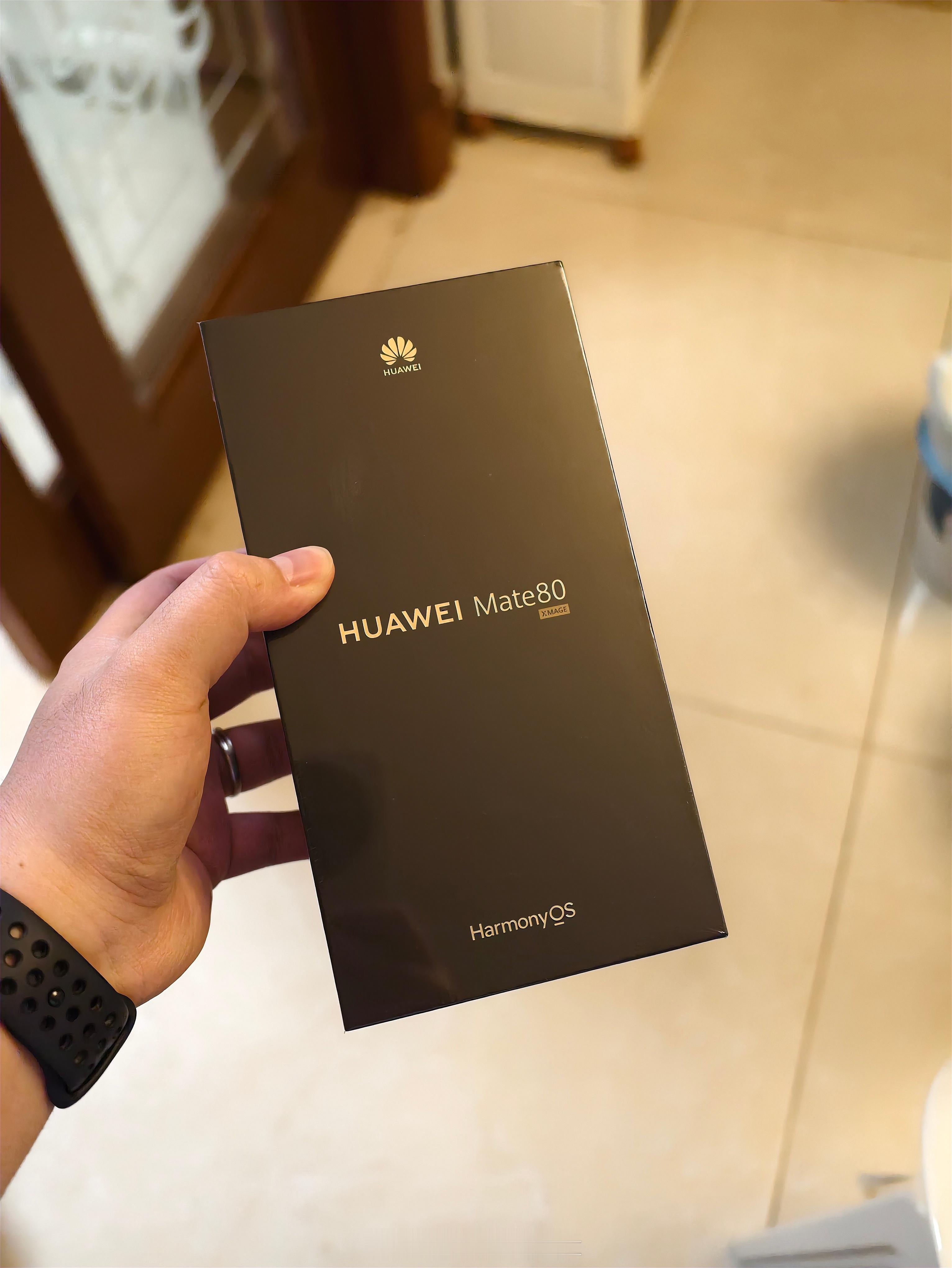 华为Mate80的系列做的还是蛮不错的首推的ProMax和标准版，都买回来用了标