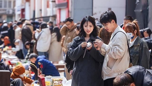 中国社会出现一个明显的变化，国内还没啥反应的时候，海外媒体早已预见！不知道