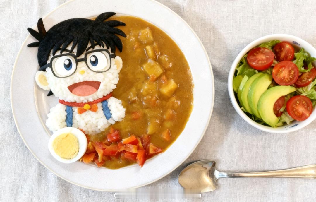 名侦探柯南吃饭要有仪式感，先吃为敬[doge]​​​