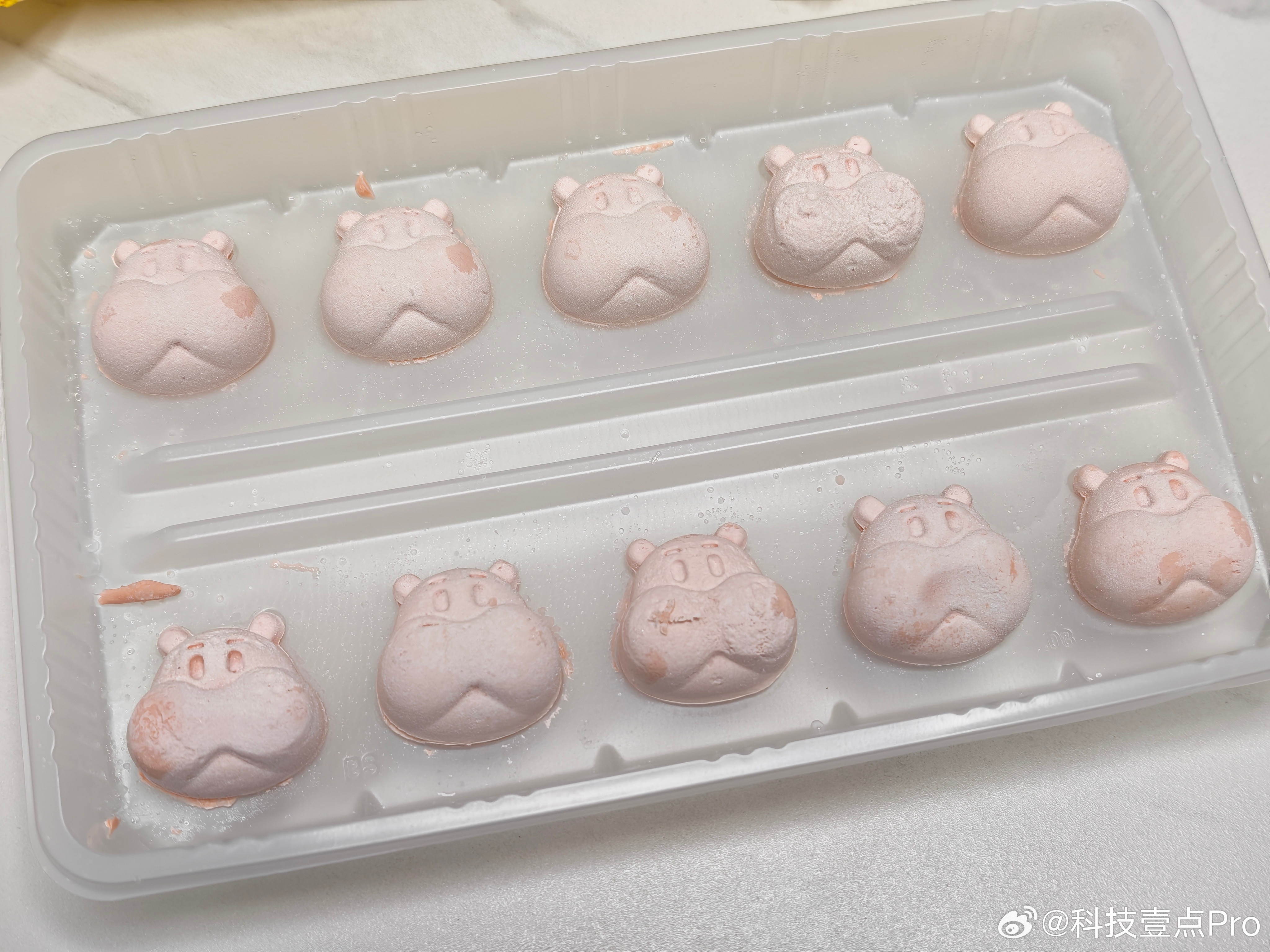 今天是元宵节，大家吃的什么馅的汤圆？我吃的是从盒马买的低糖黑芝麻馅的，味道不错，