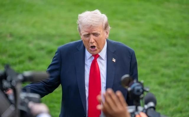 美国又赢了！简直就是赢麻了！赢疯了！赢崩了！赢傻了！洛杉矶港口的集装箱，