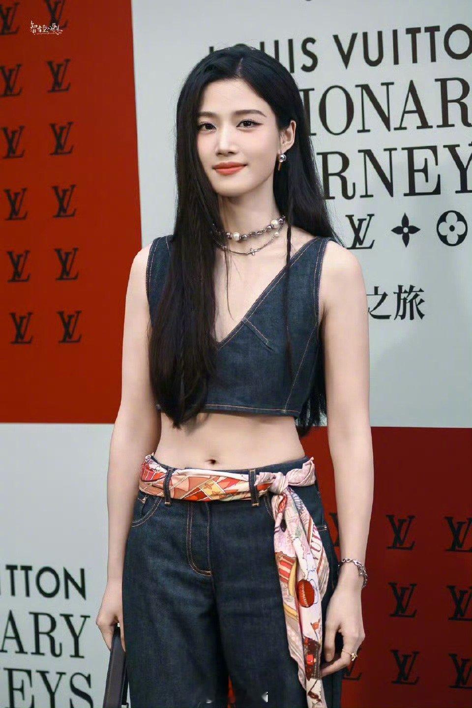 现在好亮眼！感觉改变了好多[爱心]是超有气质的噜噜晓卢昱晓好直观的瘦​​​
