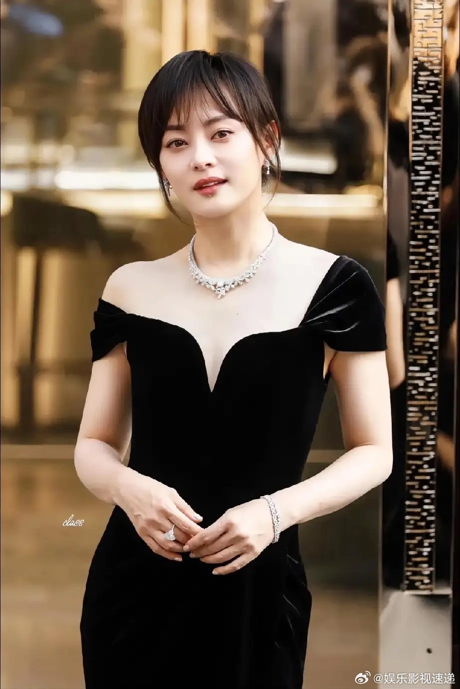 孙俪有副好身材，我不羡慕她有个好老公，我也不羡慕最令我羡慕的，是43岁的孙俪居然