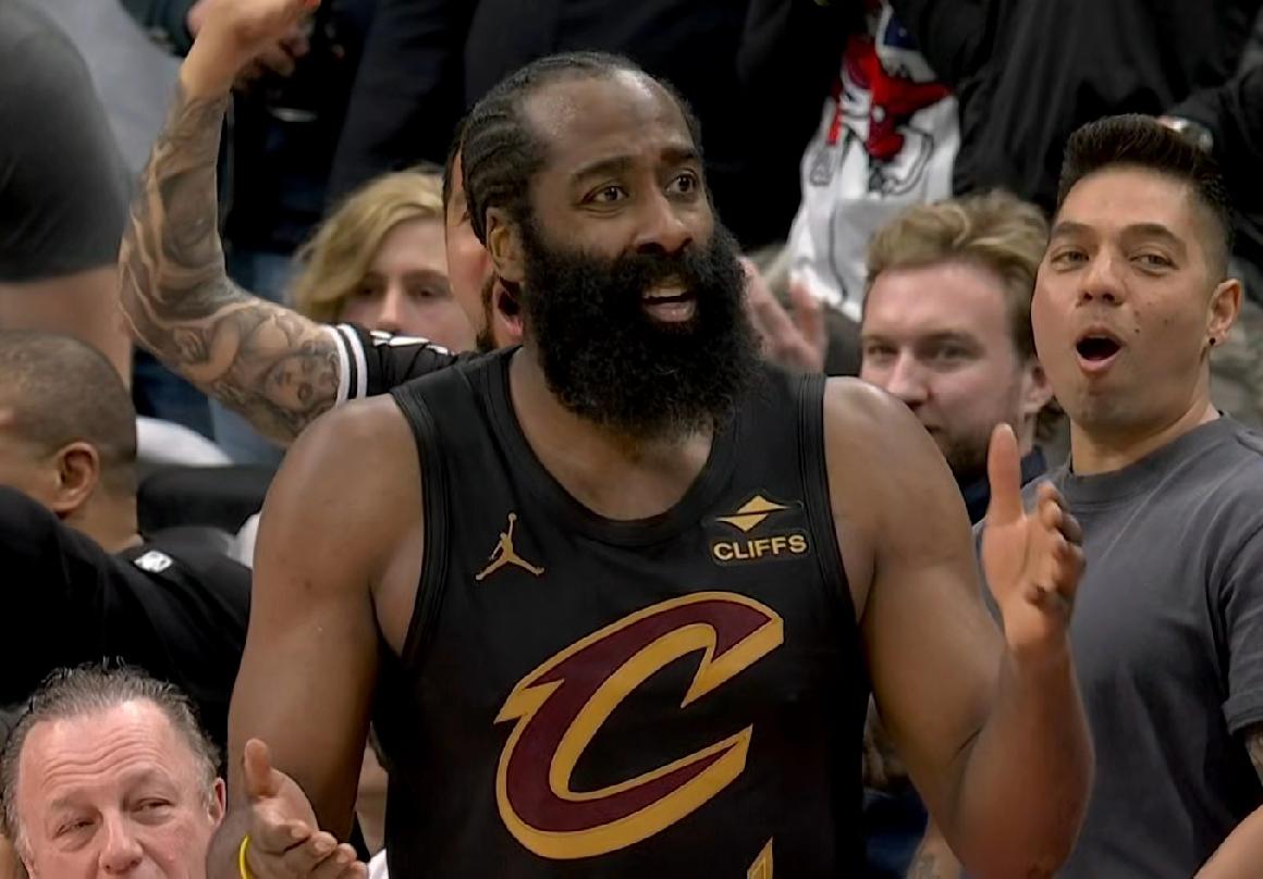 黑色3分钟：骑士被猛龙罚死了！！！关键时刻骑士87：82领先猛龙5分球，整整