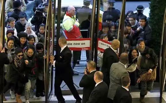 德国人自己都不买燃油车了！上月电车首超油车，BBA在中国暴跌27%昨晚德媒甩