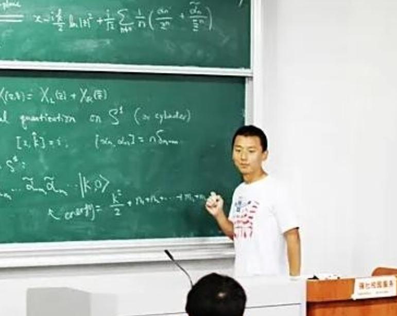 “美国再乱，也比中国强”，谁都想不到，这句话居然出自，我国倾心培养的物理天才尹希