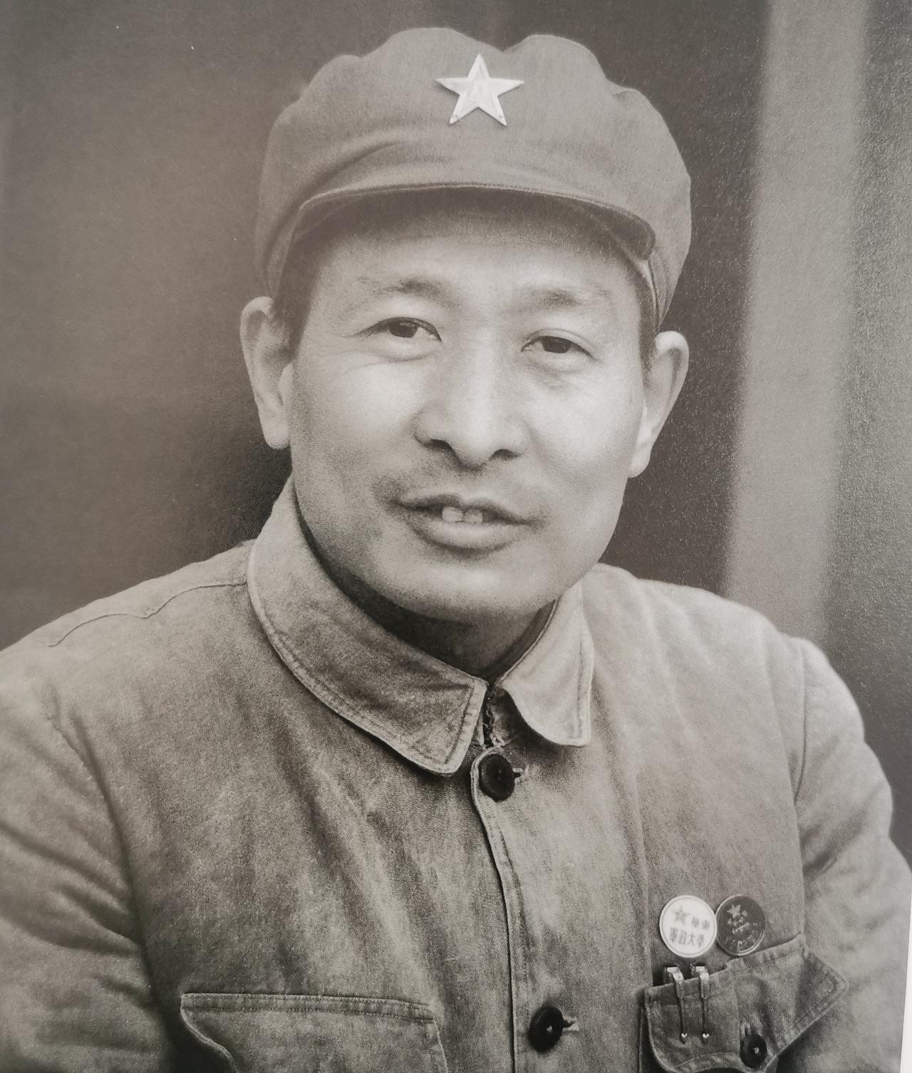 四大野战军的政治部副主任，为何只有他评了上将。第一野战军政治部主任阎揆要才是中将