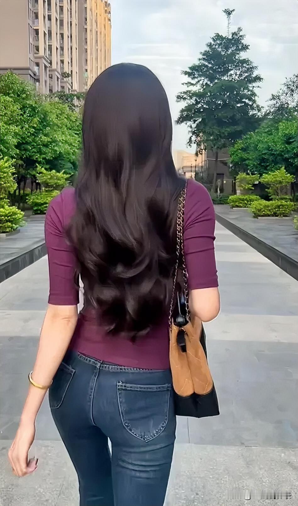 给自己一句话，你会说什么?平凡不是认输，是活明白了；安稳不是将就，是真的幸福