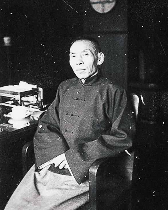 杜月笙这辈子最窝火的一笔账，借出去500万大洋，最后被还回来一箱子废纸。国民