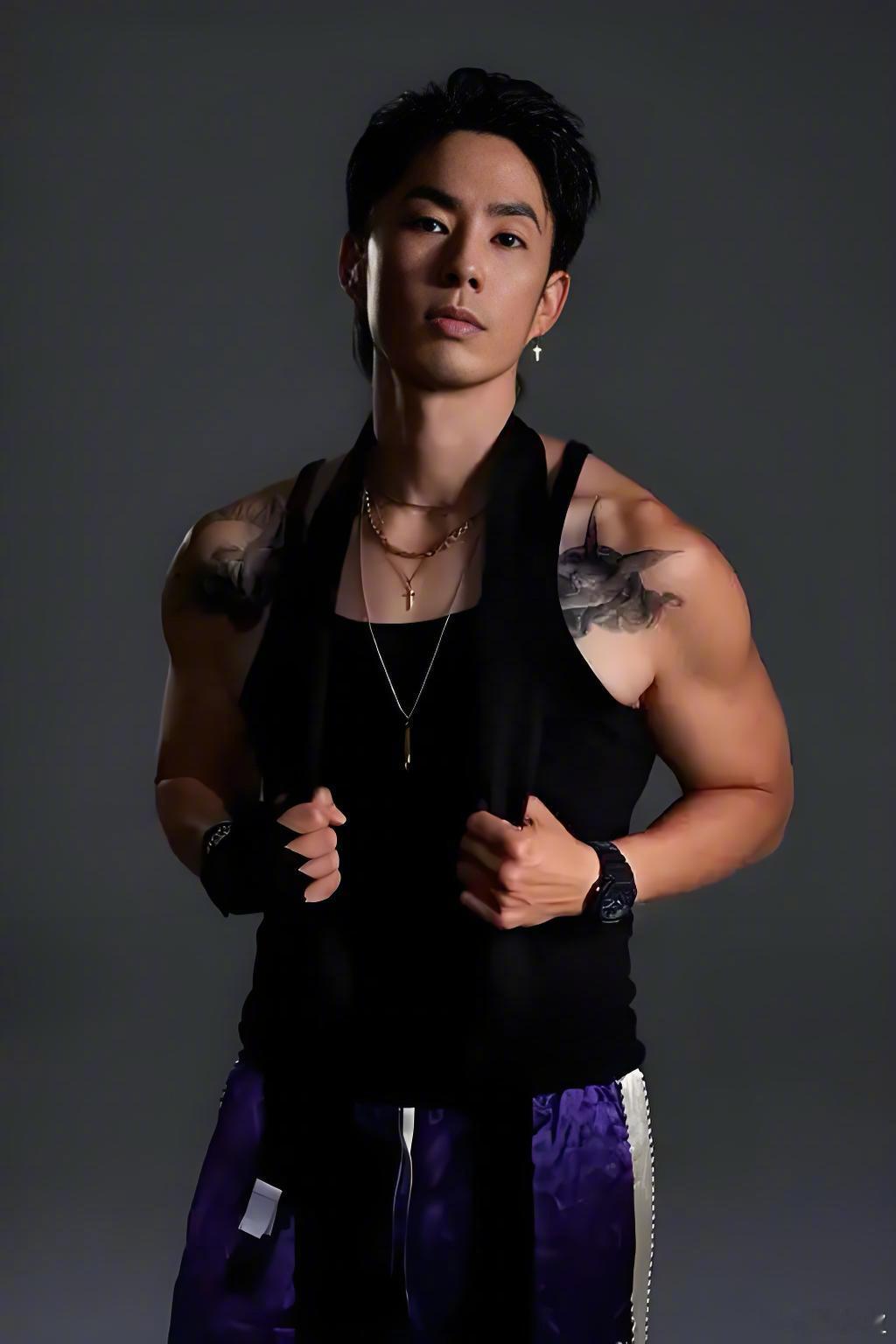 吴建豪瘦了40斤吴建豪别太瘦了，你看看你以前有多帅！