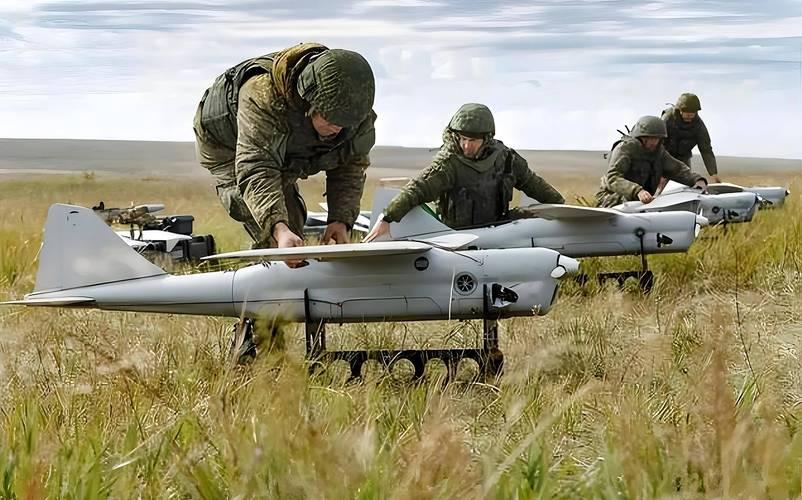 俄乌战场杀疯了！光纤无人机织“天罗地网”，电子战直接失效？最近乌军曝光的战场视