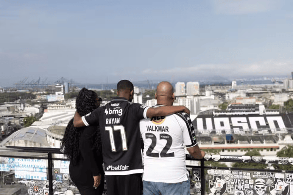 瓦斯科达伽马和19岁边锋拉扬续约, 解约金8000万;拜仁关注