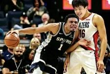 开拓者这么不尊重杨瀚森，发海报竟然不把杨瀚森放进去，今年选中杨瀚森，杨瀚森立刻为