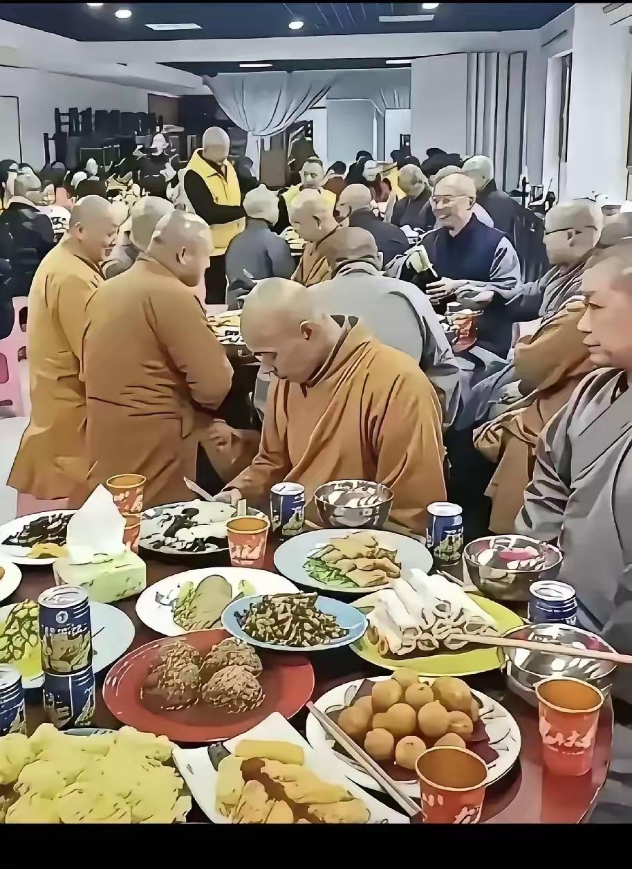 这桌子菜得费不少心思设计！