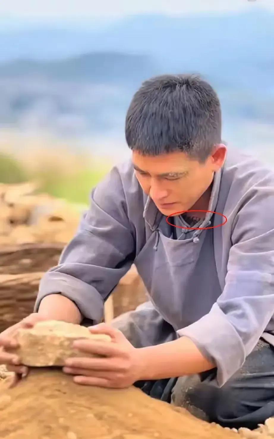 坚决反对！有大面积纹身的艺人主演影视作品！最近电视剧《生万物》特别火，收视率