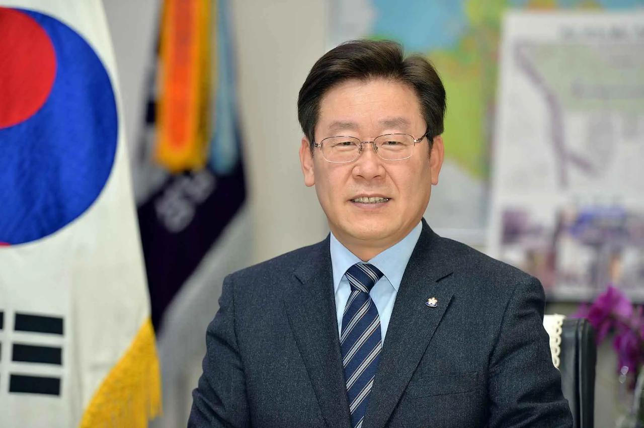 韩国递交访华名单，中方揪出2人不许来中国，李在明面子也不好使！ 事情先从8月