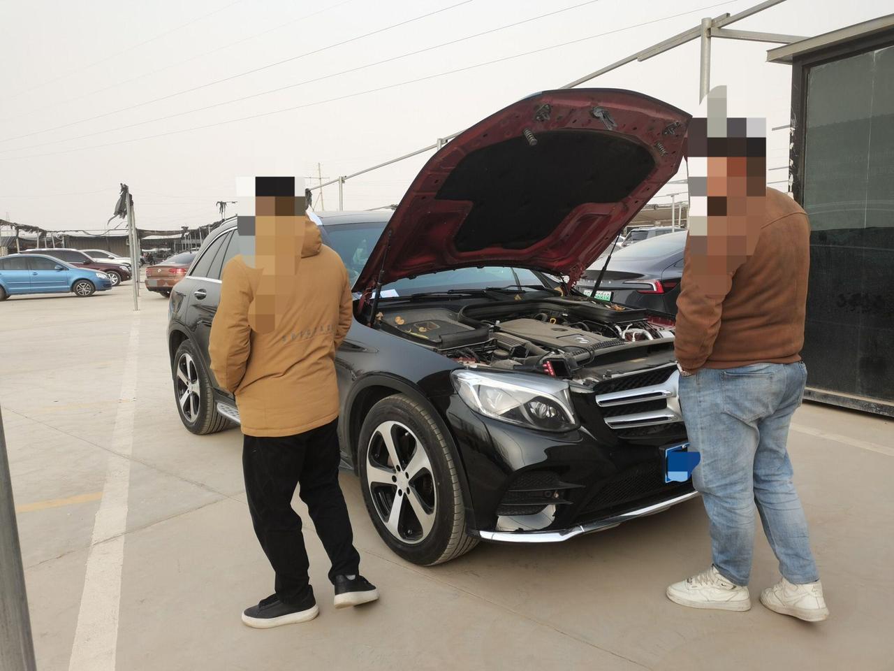 预算6万就想买奔驰，还要成色很新的，你不上当谁上当？前两天帮粉丝验了一台奔驰G