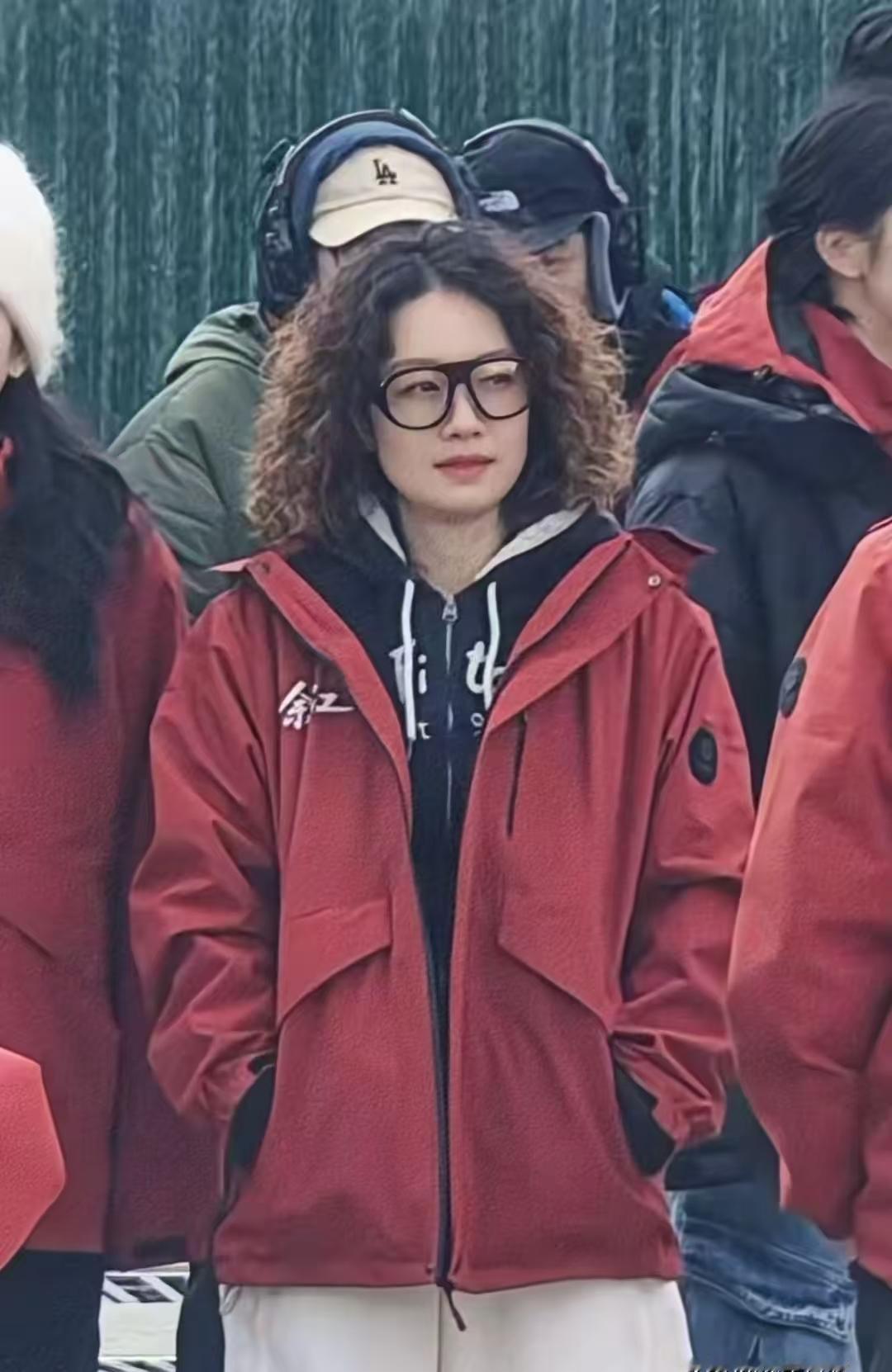 马伊琍被全网嘲的“大妈头”，恰恰是她最狠的地方。你第一眼觉得土气，是因为她用这