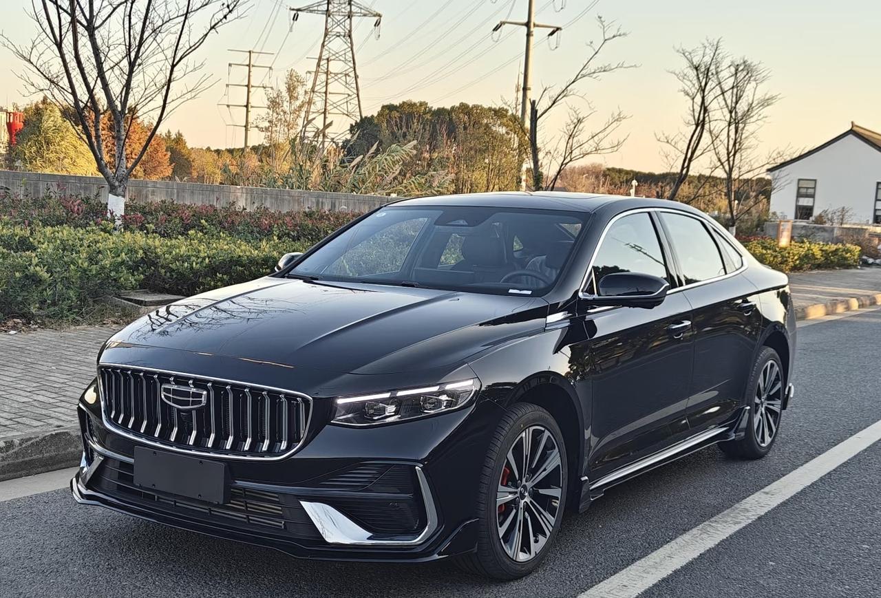 吉利星瑞11月销量12622辆，吉利星瑞12月销量8313辆，吉利星瑞1月销