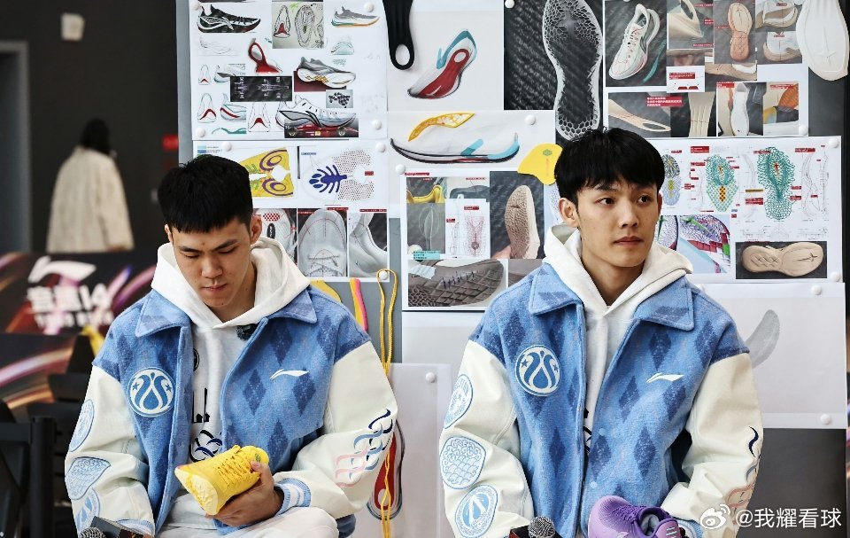 新鲜的徐杰已抵达浙江诸暨全明星活动现场，和庞峥麟一起给大家分享李宁新款战靴，期待