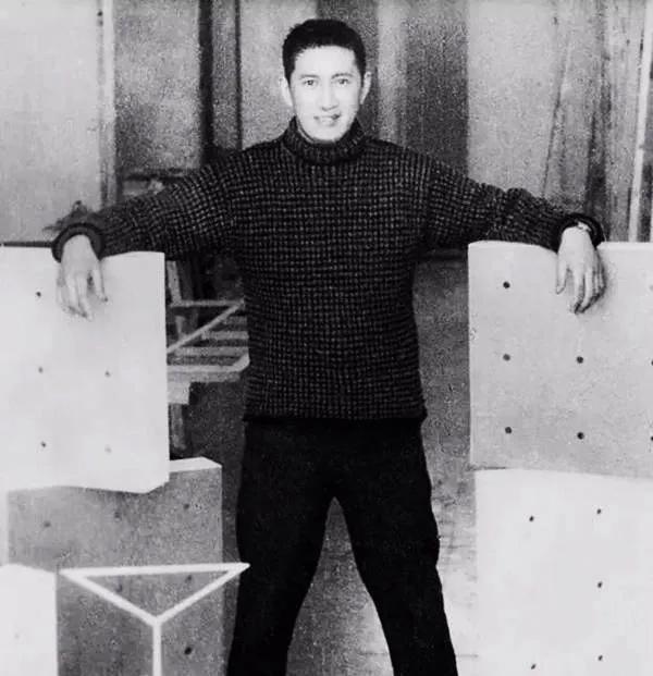 1979年，两次被捕入狱的木心出狱后，竟被聘为上海交通大学的教授，可他却毅然放弃