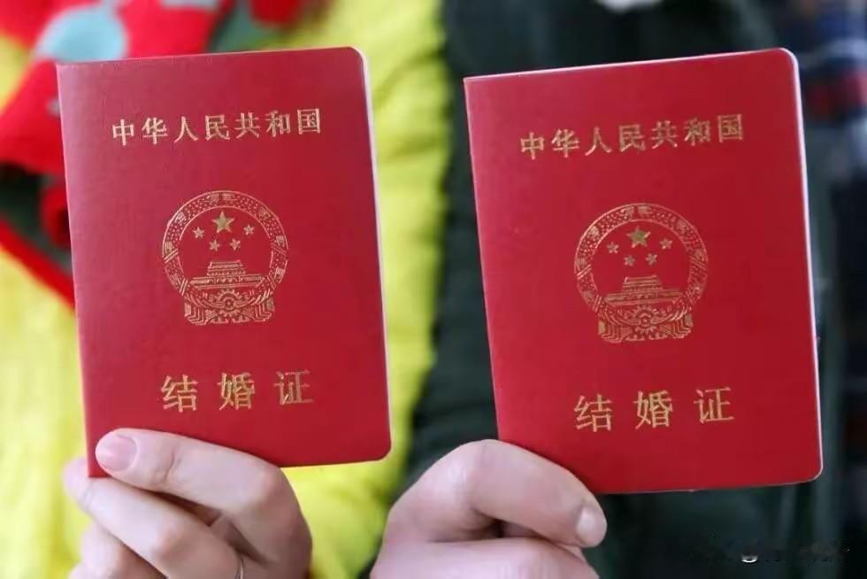 内蒙古赤峰，一已婚男子看上一婚外女子，就隐瞒自己的已婚身份和对方交往。对方怀孕后