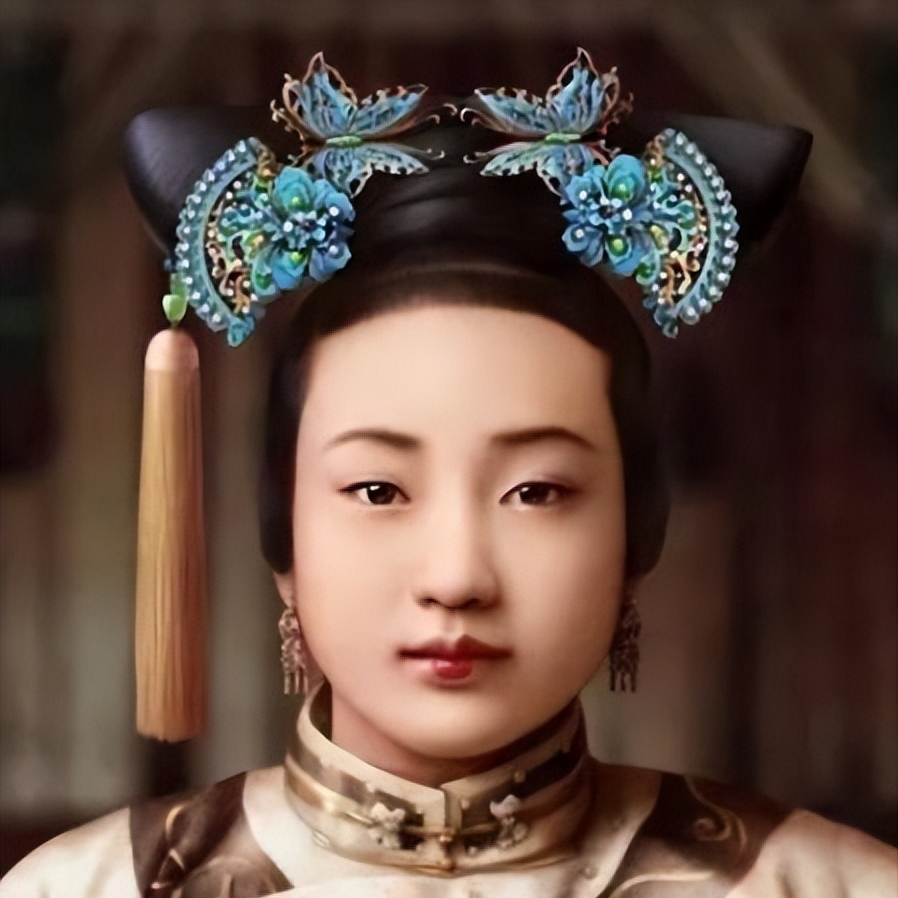 1894年，光绪因一周翻了珍妃6次牌子，被慈禧训斥后闷闷不乐。这夜他一人独睡，不