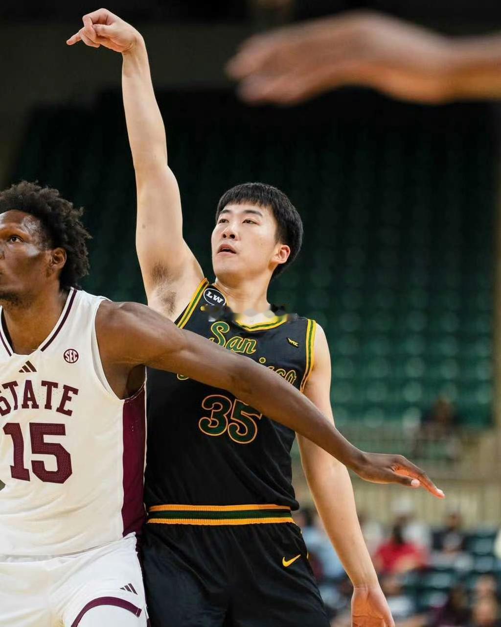 王俊杰梦回亚洲杯砍12+12！可惜三分技能包掉在亚洲杯了连续几场不得重用后王