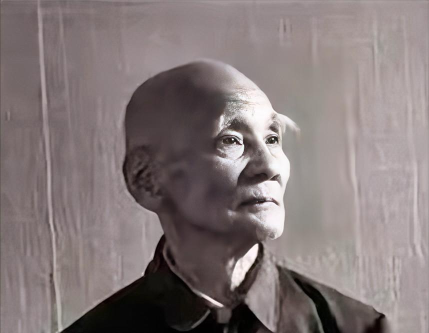 1946年，6000解放军被三万敌人包围，为了不泄露机密，旅长吴诚忠下令烧毁全部