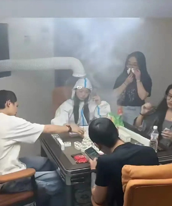 这麻将是非打不可呗!！！