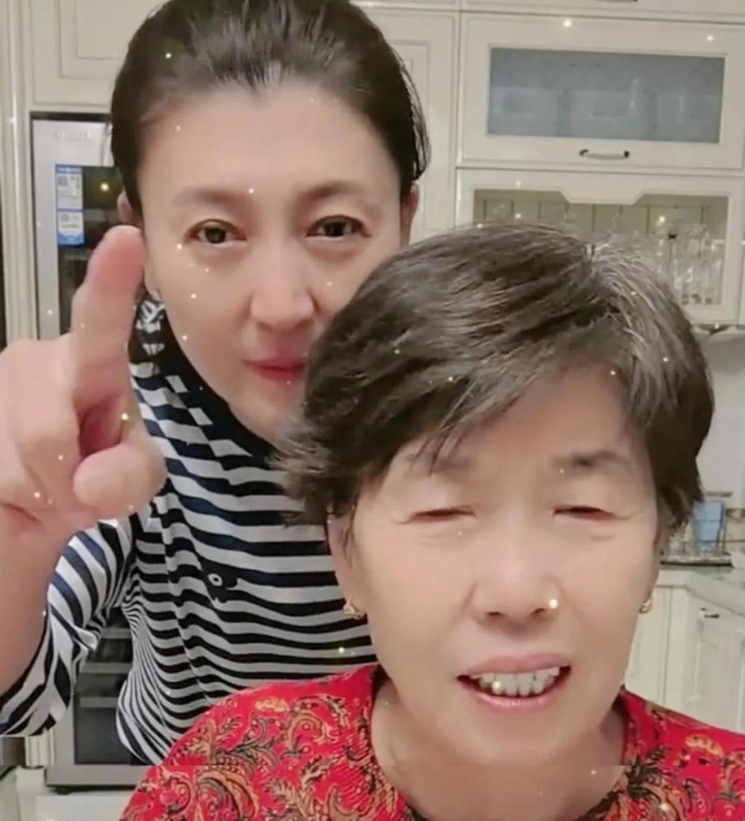 提个醒别真以为闫学晶娘俩在老家威风是因为多有本事。村里人见着她们绕道走，